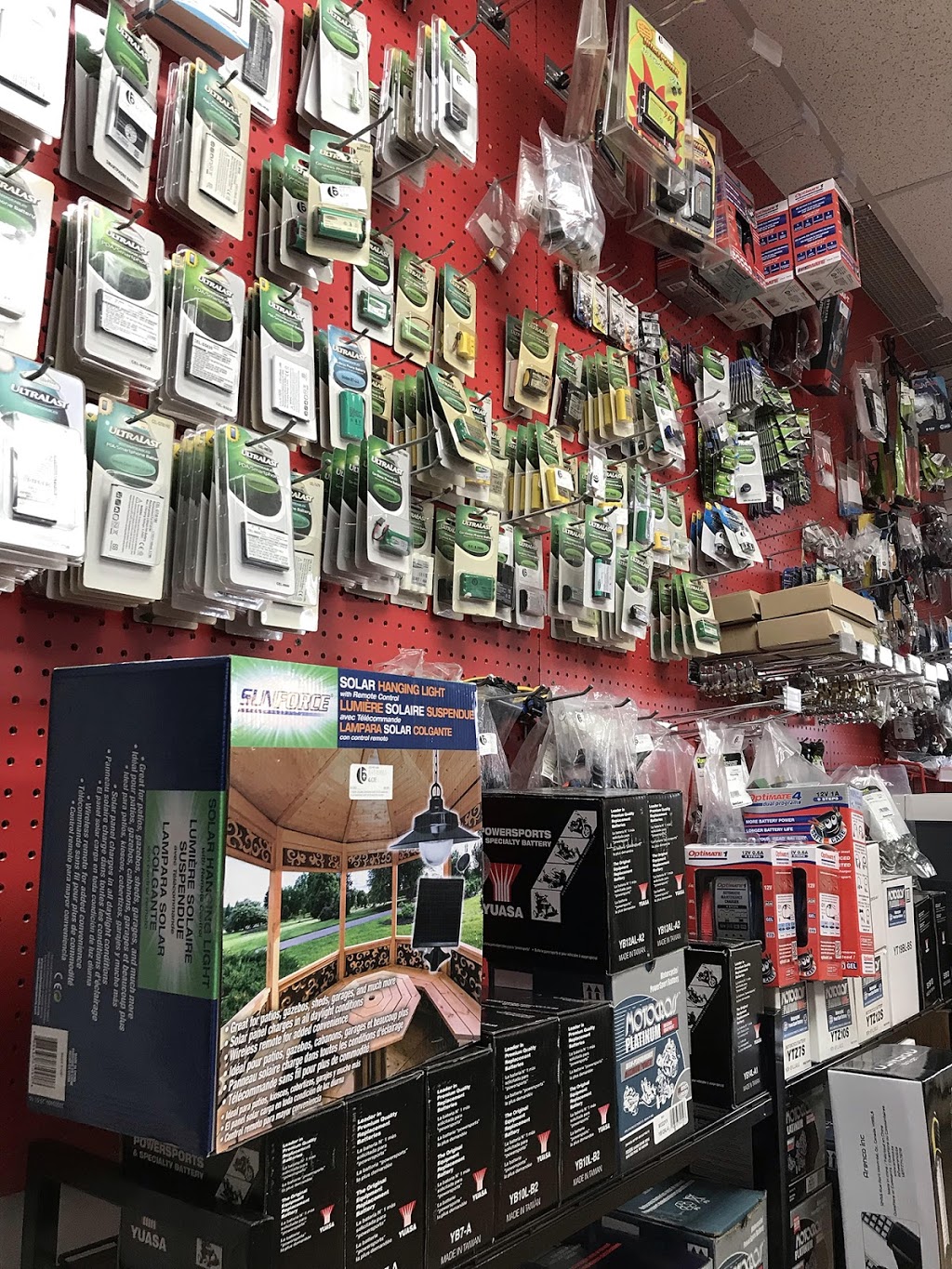 Batteries & Cie Lévis | 825 Rue de Saint-Romuald, Saint-Romuald, QC G6W 5M6, Canada | Phone: (418) 903-5484