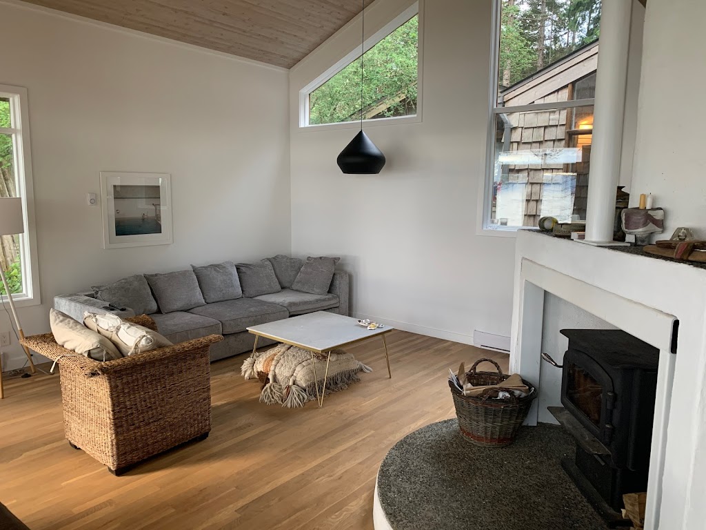 Wind & Waves Holiday Homes Inc. | 5445 Reicken Road, Hornby Island, BC V0R 1Z0, Canada | Phone: (778) 992-5445