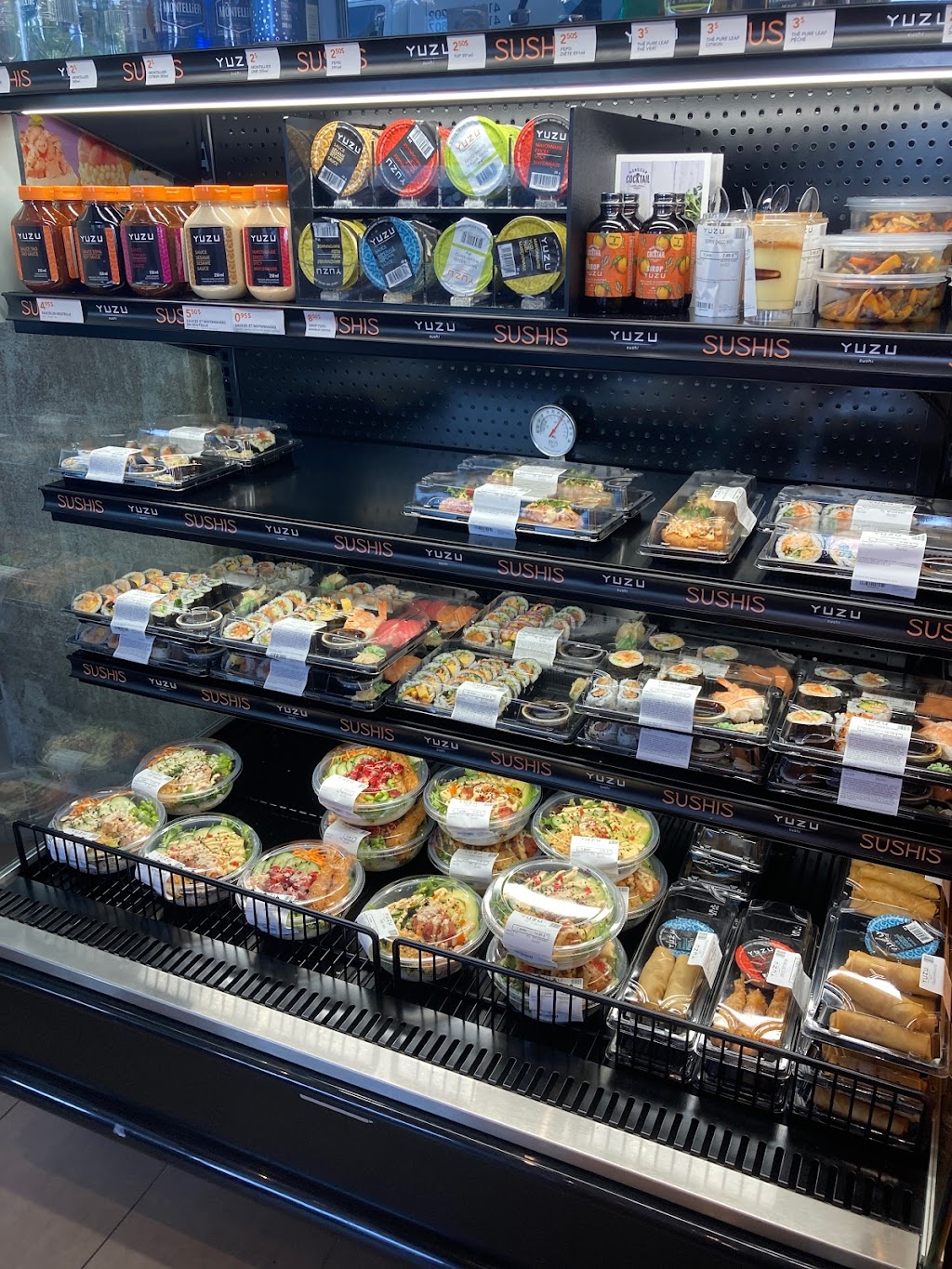 Yuzu sushi | 825 Bd de Comporté, La Malbaie, QC G5A 1P7, Canada | Phone: (418) 202-9898