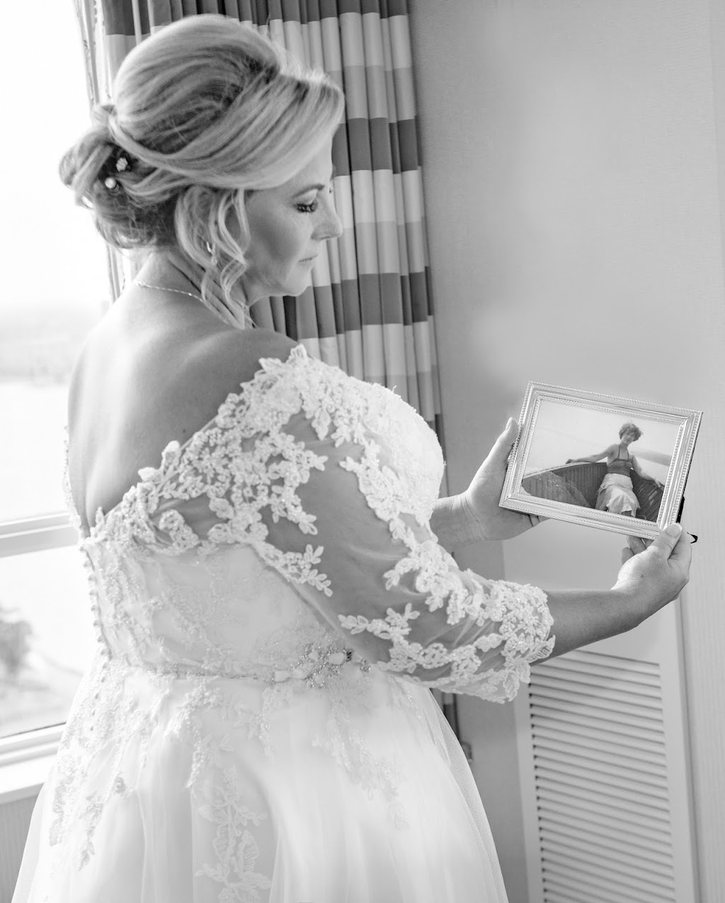 Liza Browne Photography | 599 Moresby Ave, Qualicum Beach, BC V9K 1J6, Canada | Phone: (250) 937-1779