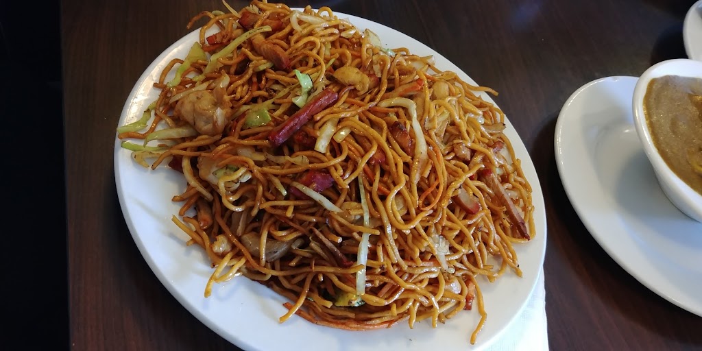 Benab Family Restaurant | 3085 Hurontario St, Mississauga, ON L5A 4E4, Canada | Phone: (905) 281-8499