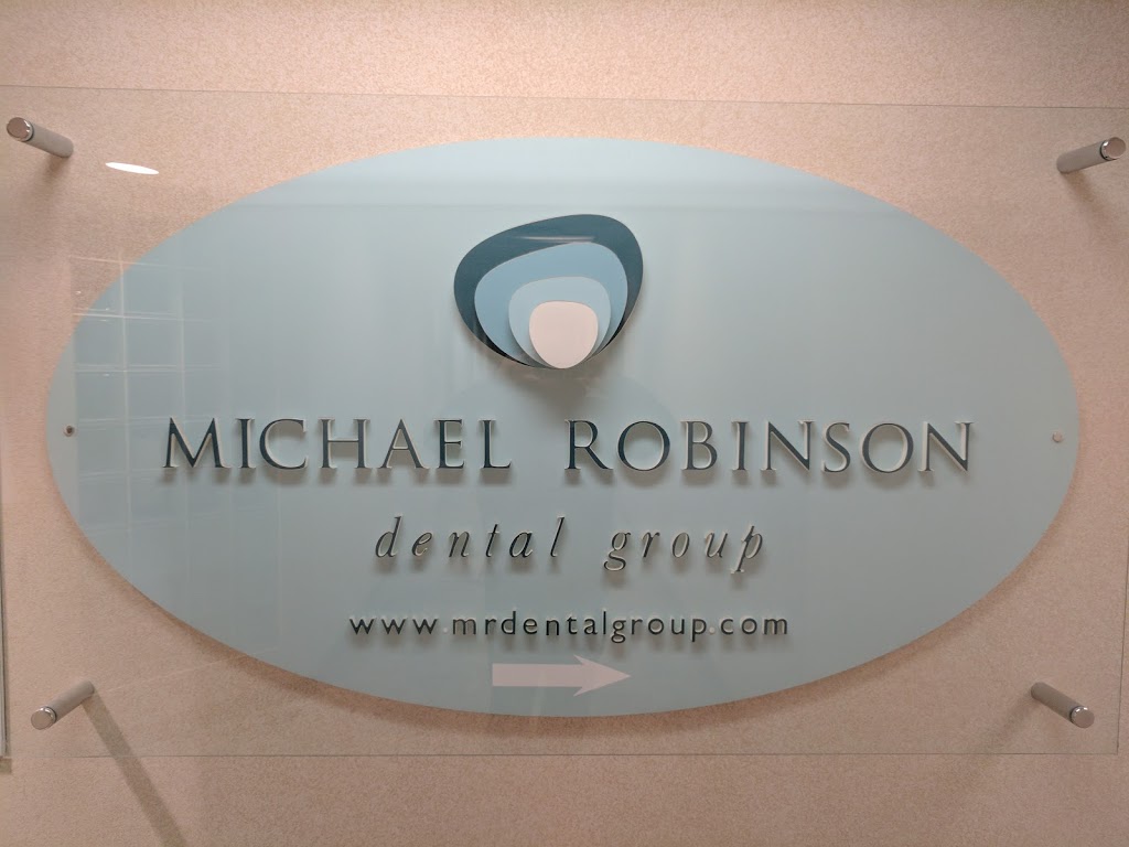 Michael Robinson Dental Group | dentist | 231 Bayview Dr Suite 301, Barrie, ON L4N 4Y5, Canada | 7057372381 OR +1 705-737-2381
