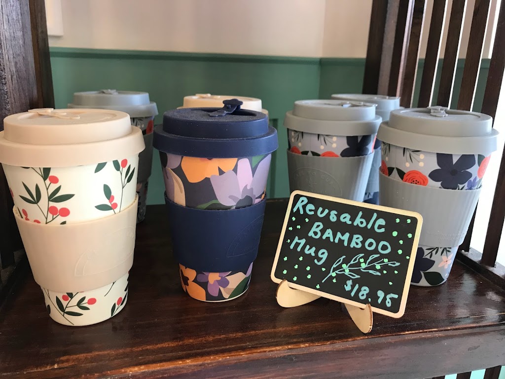 Café CoCo & Bean | 445 Bd Beaconsfield, Beaconsfield, QC H9W 4C2, Canada | Phone: (514) 505-2326