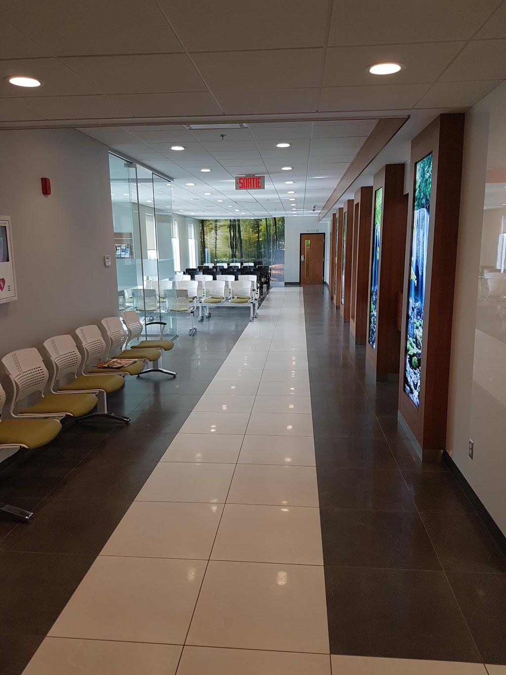 Clinique Medicale La Douzieme | 1280 Rue King E #300, Sherbrooke, QC J1G 1E4, Canada | Phone: (819) 822-3003
