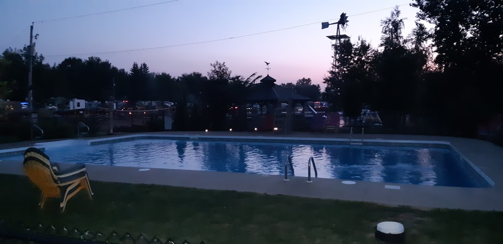 Camping les Jardins DEau | 696 Chemin du Ruisseau-Barré, Marieville, QC J3M 1P2, Canada | Phone: (514) 826-2351