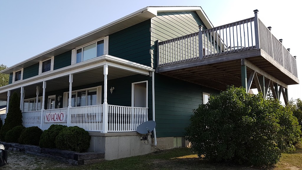 Northwinds Motel | 2832 Hwy 6, Lions Head, ON N0H 1W0, Canada | Phone: (519) 793-4594