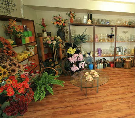 Towne Flowers Ltd | 755 King St, Bridgewater, NS B4V 1B6, Canada | Phone: (800) 565-1193