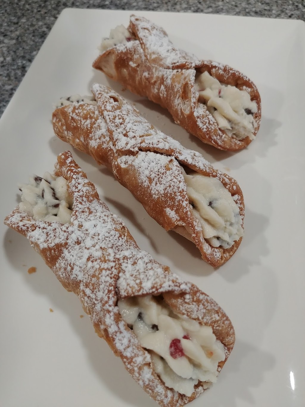 Au Fou du Roi | 70 Rue Principale O, Magog, QC J1X 2A5, Canada | Phone: (819) 588-4368