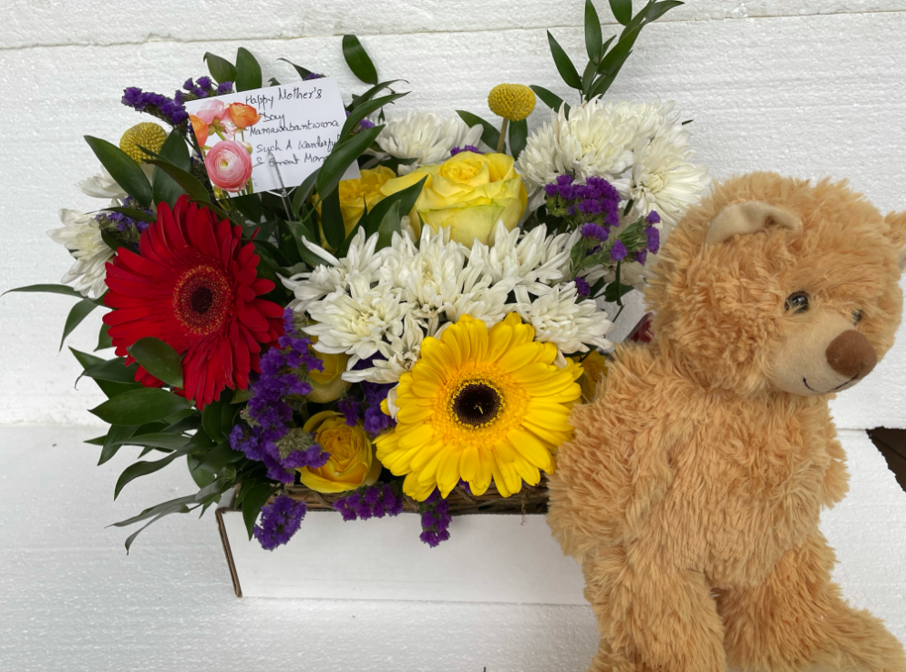 Windsor Blooms | 250 Covehaven Rd NE, Calgary, AB T3K 5W8, Canada | Phone: (403) 629-3640