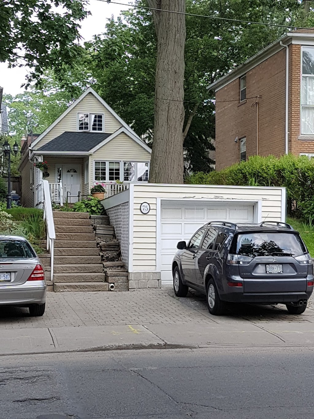 Beach Hebrew Institute | 109 Kenilworth Ave, Toronto, ON M4L 3S4, Canada | Phone: (416) 694-7942