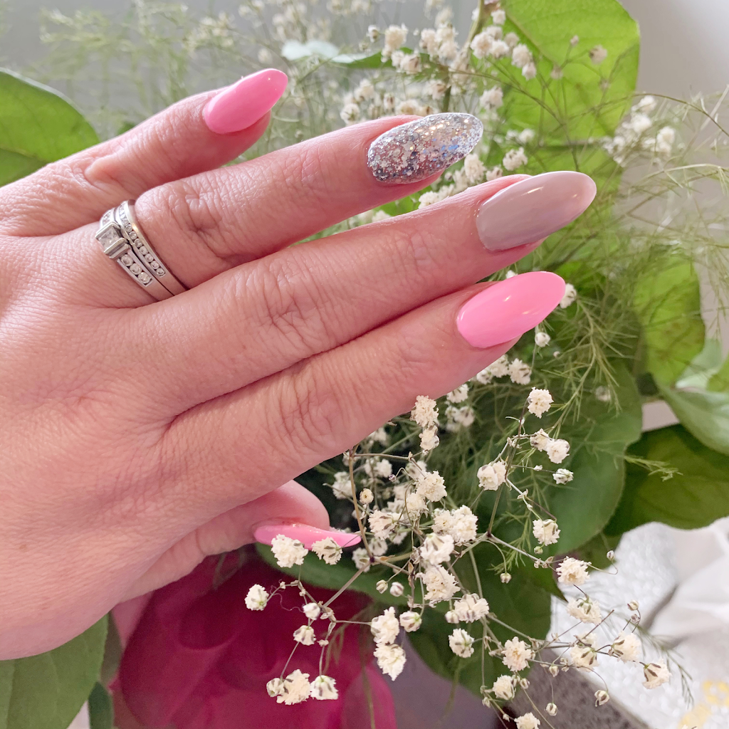 Signature Nail Lounge | 555 Rossland Rd E #1c, Oshawa, ON L1K 1K8, Canada | Phone: (905) 240-5688