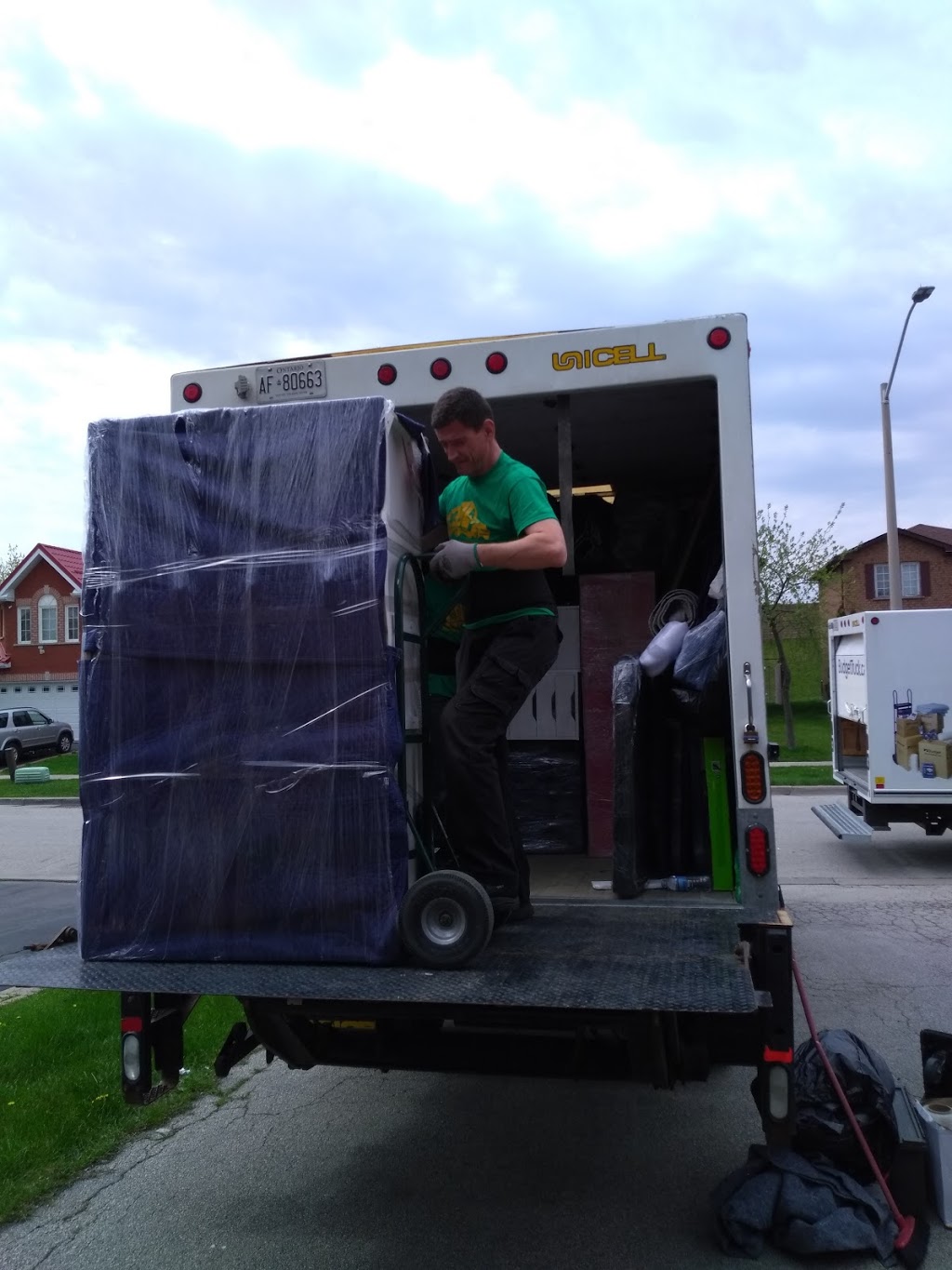 Number 1 Movers Hamilton - Moving Company | 54 Bancroft St, Hamilton, ON L8E 2W5, Canada | Phone: (877) 270-3202