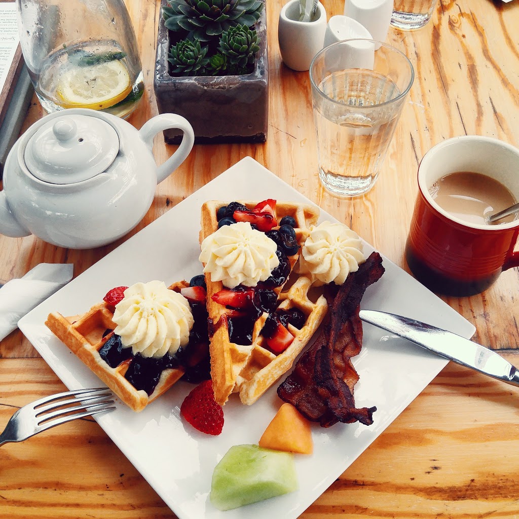 Pineridge Hollow | Box 274, 67086 Heatherdale Rd 25E, Oakbank, MB R0E 1J0, Canada | Phone: (204) 777-3881