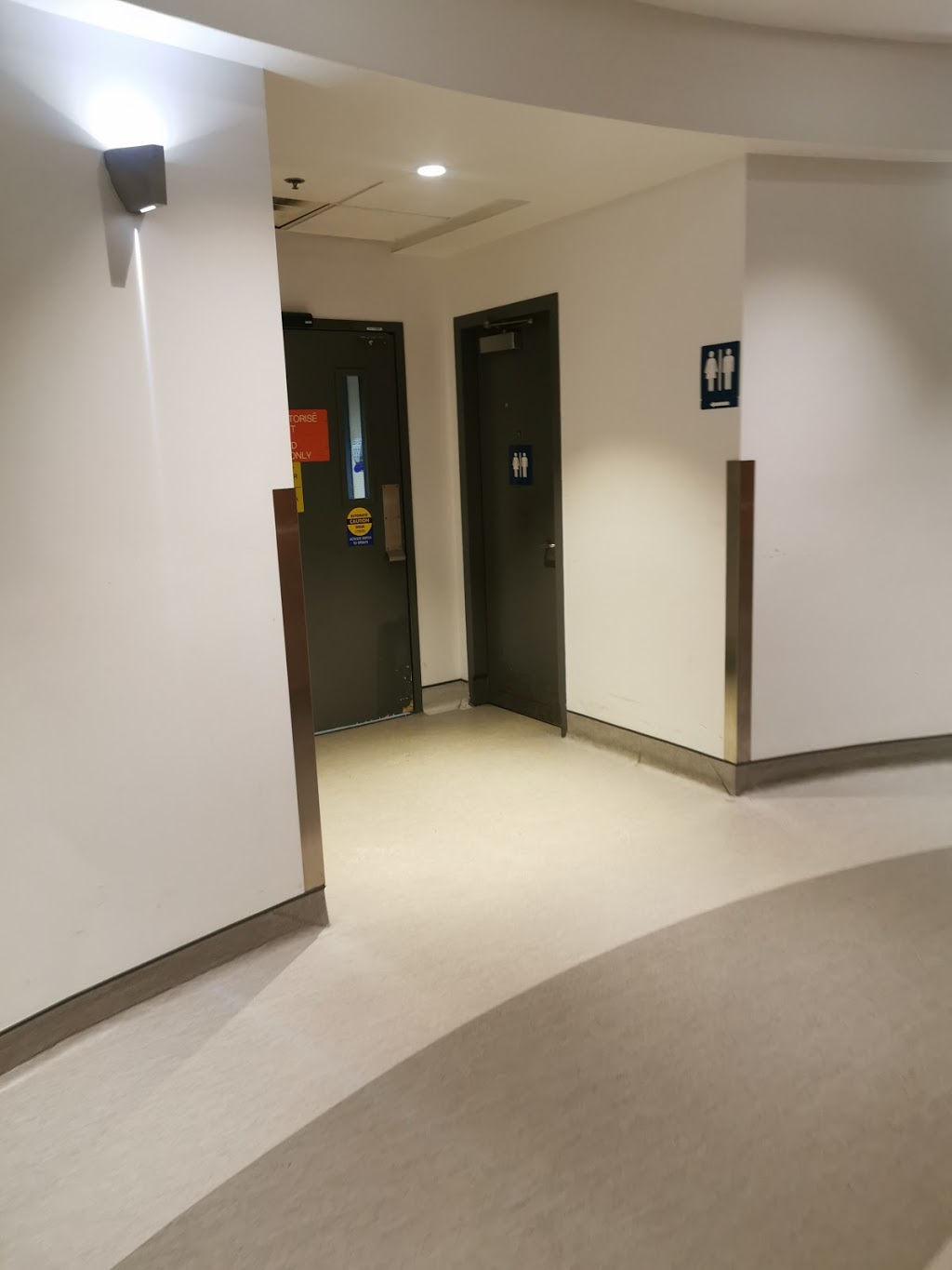 Lakeshore General Hospital: Emergency Room | 160 Av Stillview, Pointe-Claire, QC H9R 2Y2, Canada | Phone: (514) 630-2225