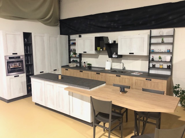 FUTURA LIFESTYLE | 120 Nebo Rd Unit 5, Hamilton, ON L8W 2E4, Canada | Phone: (289) 520-0355