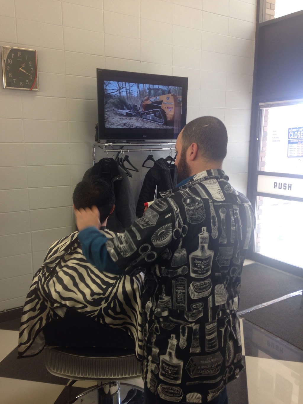 Dalhousie Barber Shop | 5505 Shaganappi Trail NW, Calgary, AB T3A 1Z6, Canada | Phone: (403) 288-1233