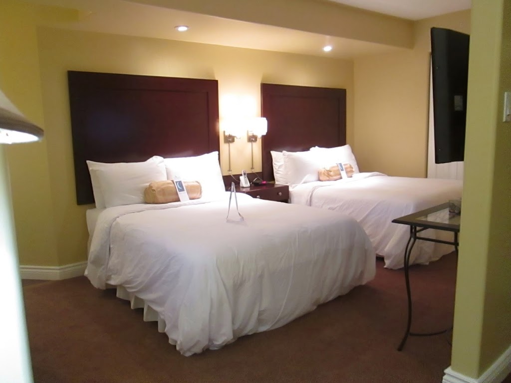 Bayside Inn & Waterfront Suites | 4024 Bath Rd, Kingston, ON K7M 4Y4, Canada | Phone: (613) 634-7400