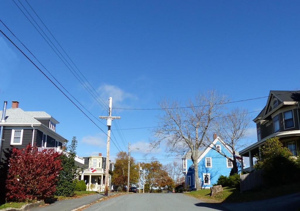 Lennox Inn Bed & Breakfast | 69 Fox St, Lunenburg, NS B0J 2C0, Canada | Phone: (902) 521-0214