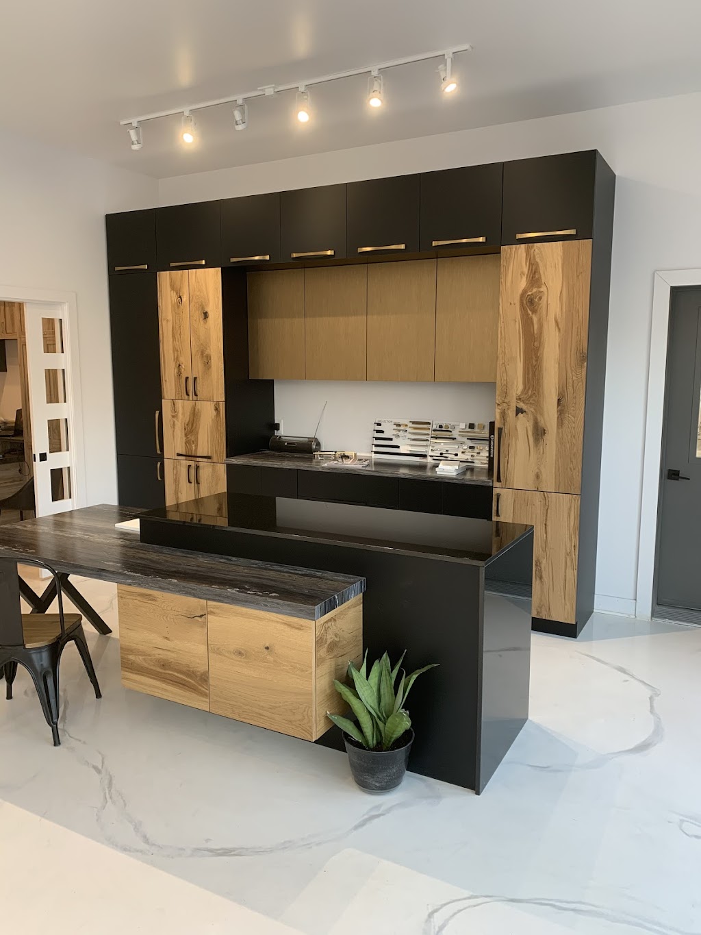 Armoire SIS | 154 QC-125, Saint-Esprit, QC J0K 2L0, Canada | Phone: (450) 760-8748