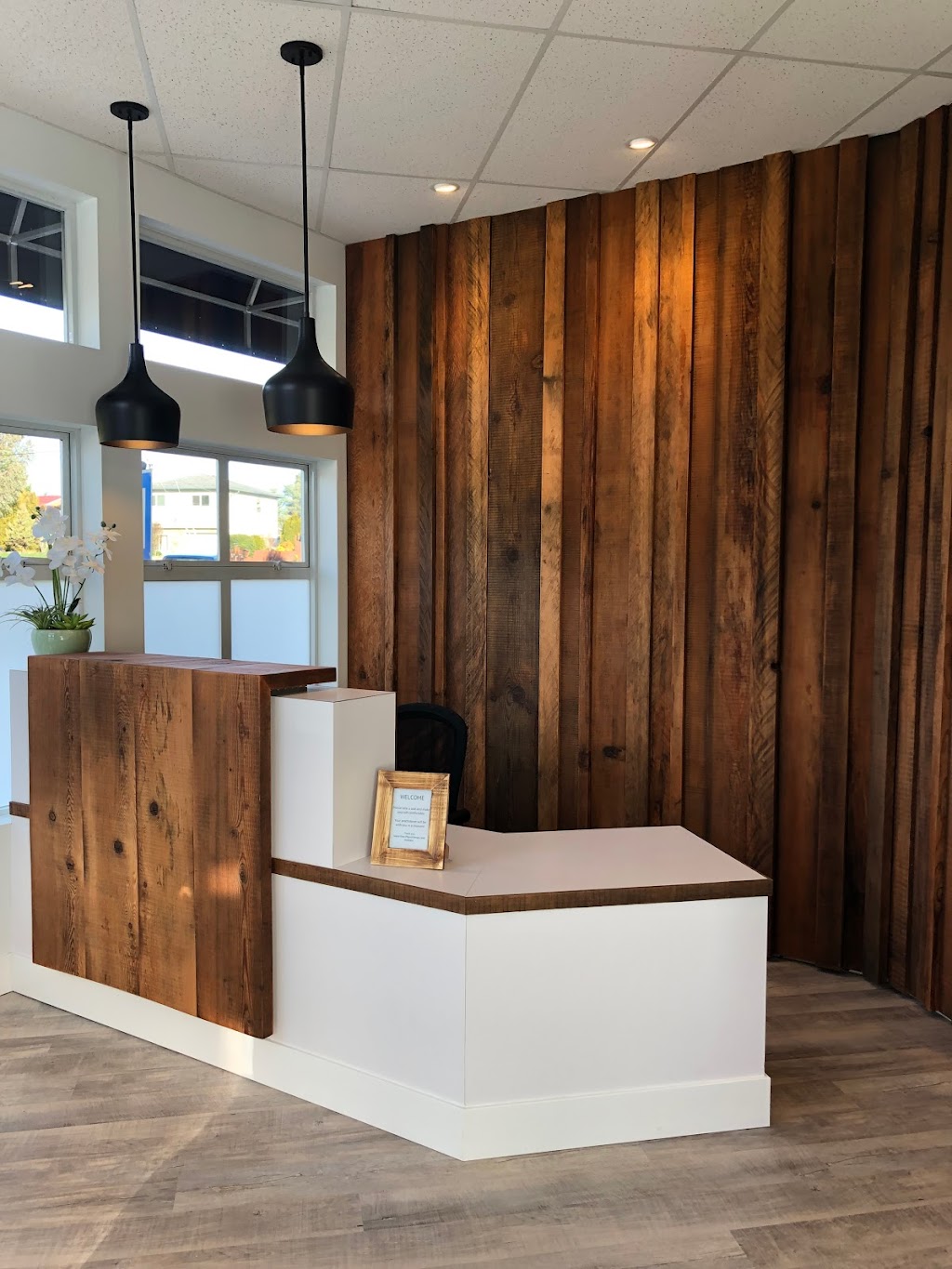 Island View Physiotherapy and Wellness | 1931 Mt Newton Cross Rd #110, Saanichton, BC V8M 2A9, Canada | Phone: (778) 426-1700