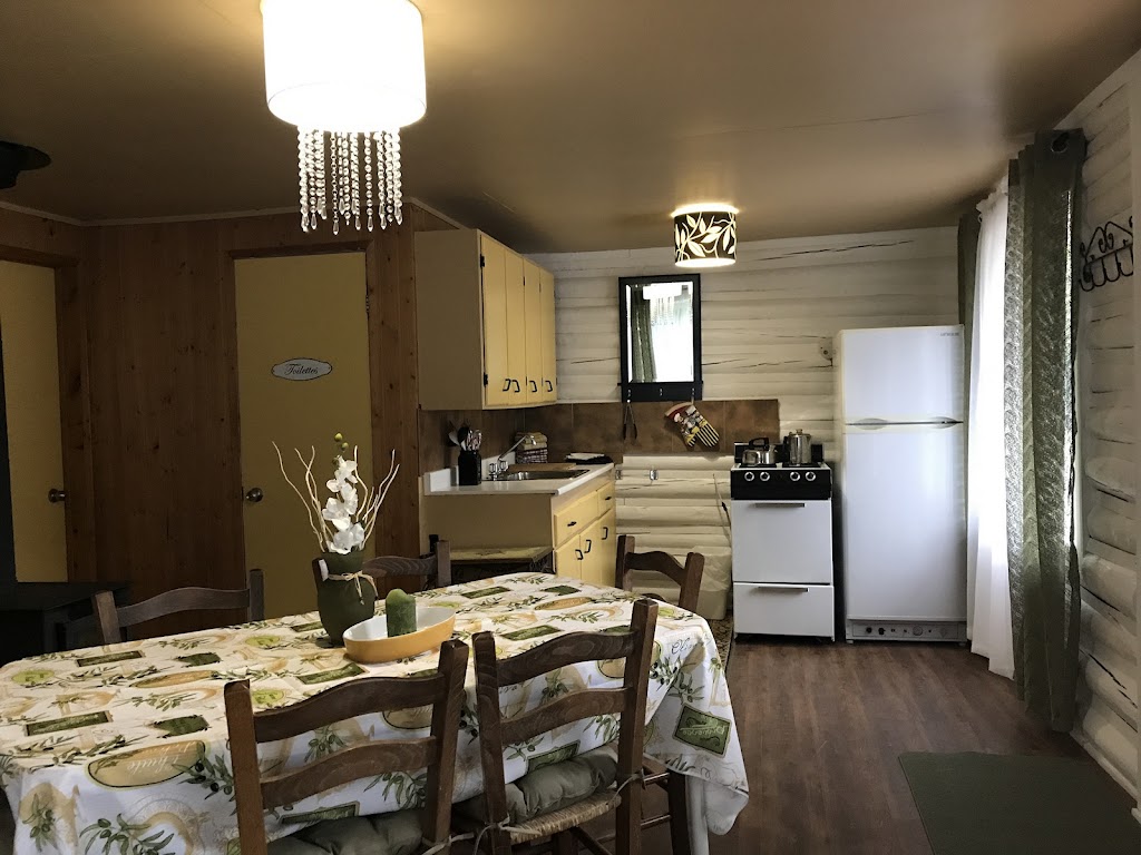 Pourvoirie Club Lac des Sables et Paradis | 14 Chem. du Lac-des-Sables, Grandes-Bergeronnes, QC G0T 1G0, Canada | Phone: (418) 232-2020