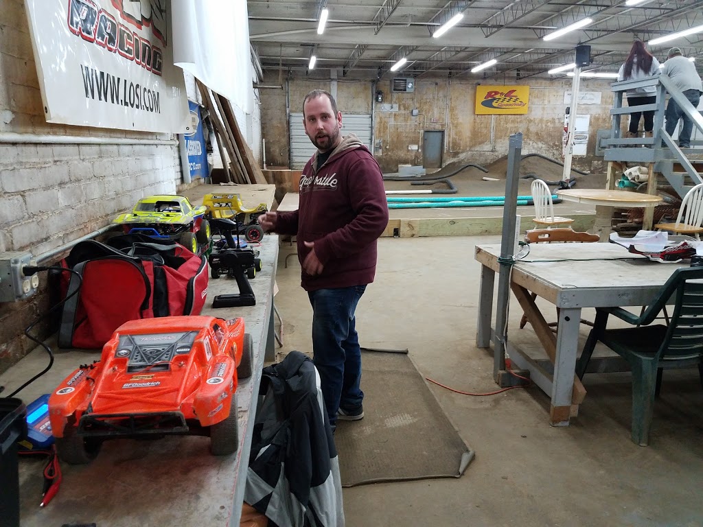 R & L Hobbies & Speedway | 63 Industrial Dr, North Tonawanda, NY 14120, USA | Phone: (716) 693-4869