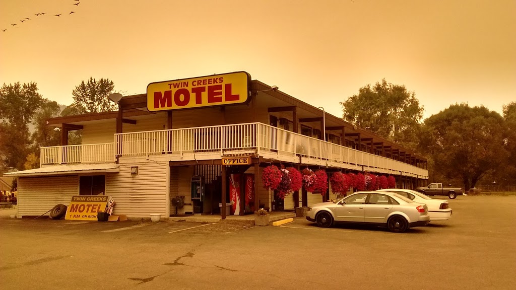 Twin Creeks Motel | 1643 Vernon St, Lumby, BC V0E 2G0, Canada | Phone: (250) 547-9221