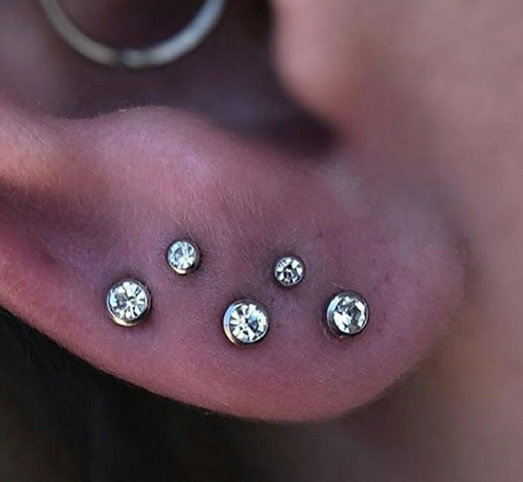 Electric jewels body piercing | 141 Victoria St E, Amherst, NS B4H 1X9, Canada | Phone: (902) 297-7812