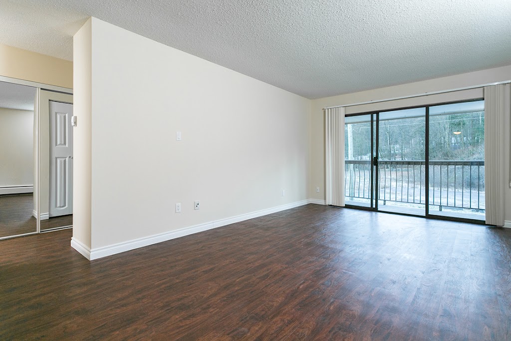 St. Johns Apartments | 2010 St Johns St, Port Moody, BC V3H 2A2, Canada | Phone: (604) 239-0835