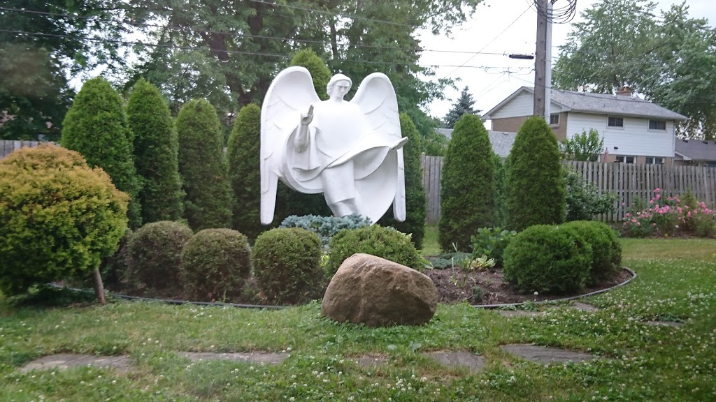 Corpus Christi Church | 1400 Cabana Rd W, Windsor, ON N9G 1C4, Canada | Phone: (519) 969-5292