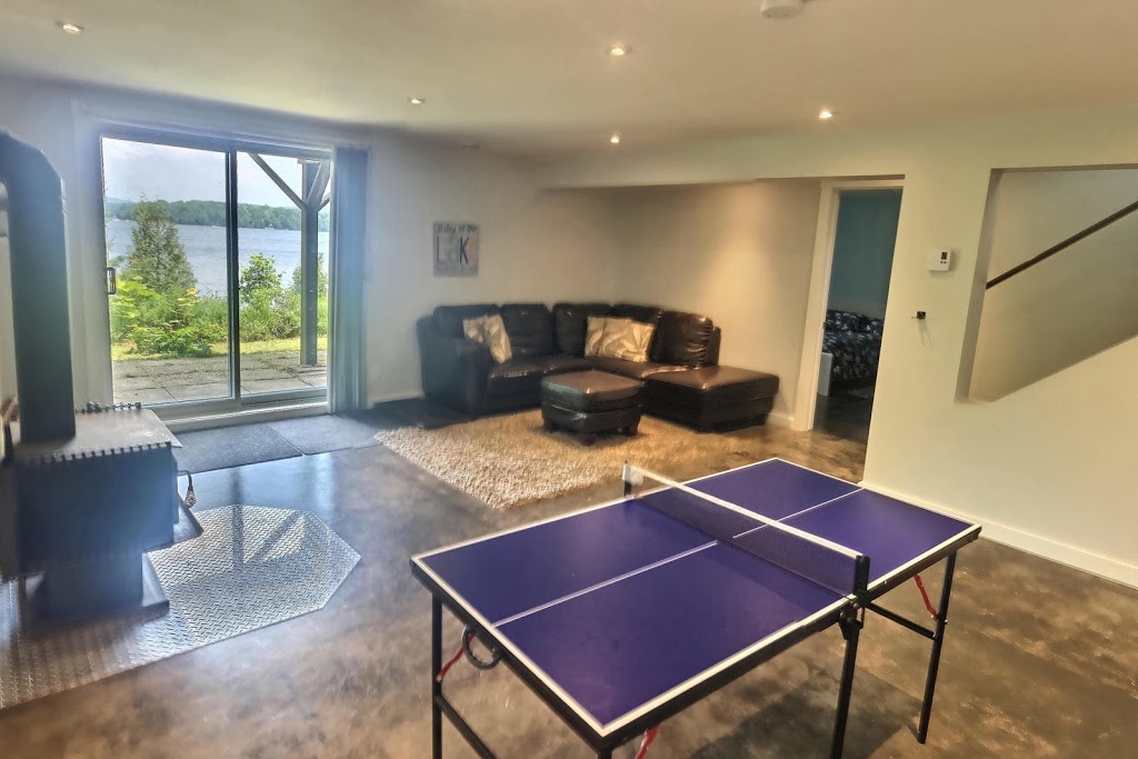 Chalet Globetrotter | 3459 chemin Bishop, Chemin du Lac Sept Îles, Saint-Raymond, QC G3L 2S3, Canada | Phone: (418) 933-8601