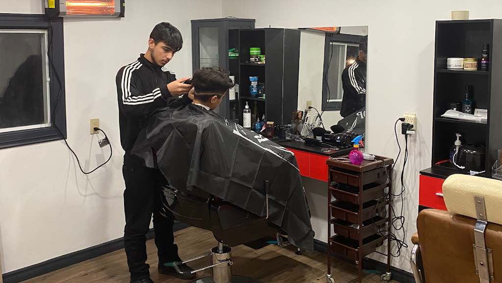 Greely barber shop | 7250 Philnor St, Ottawa, ON K4P 1B2, Canada | Phone: (613) 413-9839