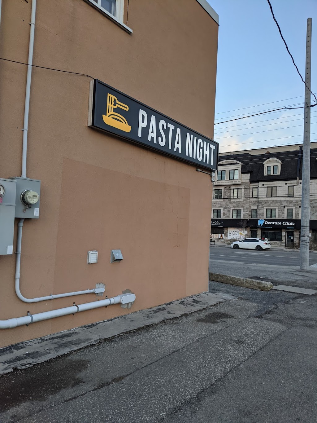 Pasta Night | restaurant | 562 Lakeshore Rd E, Mississauga, ON L5G 1J3, Canada | 6474174791 OR +1 647-417-4791