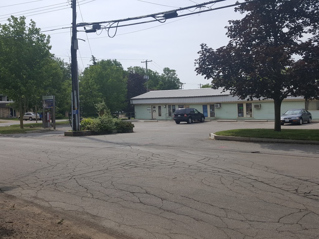 Greensville Grocery | 325 Old Brock Road, Dundas, ON L9H 5H7, Canada | Phone: (905) 627-1969