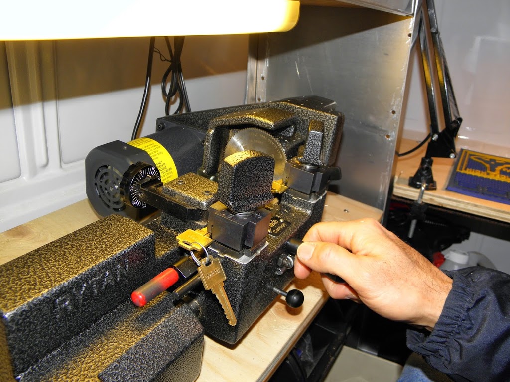 FMI Professional Locksmiths | 2316 Maunsell Dr NE, Calgary, AB T2E 6A2, Canada | Phone: (403) 909-0089