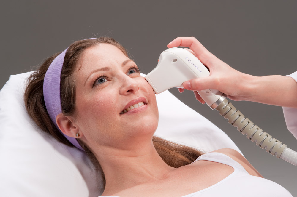 Skintight by Kristie | 32 Woburn Dr, Woodbridge, ON L4L 7H8, Canada | Phone: (647) 523-3444