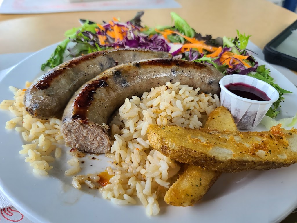 Le Relais du Bleuet | 1801 Rue Principale, Chambord, QC G0W 1G0, Canada | Phone: (418) 480-8464