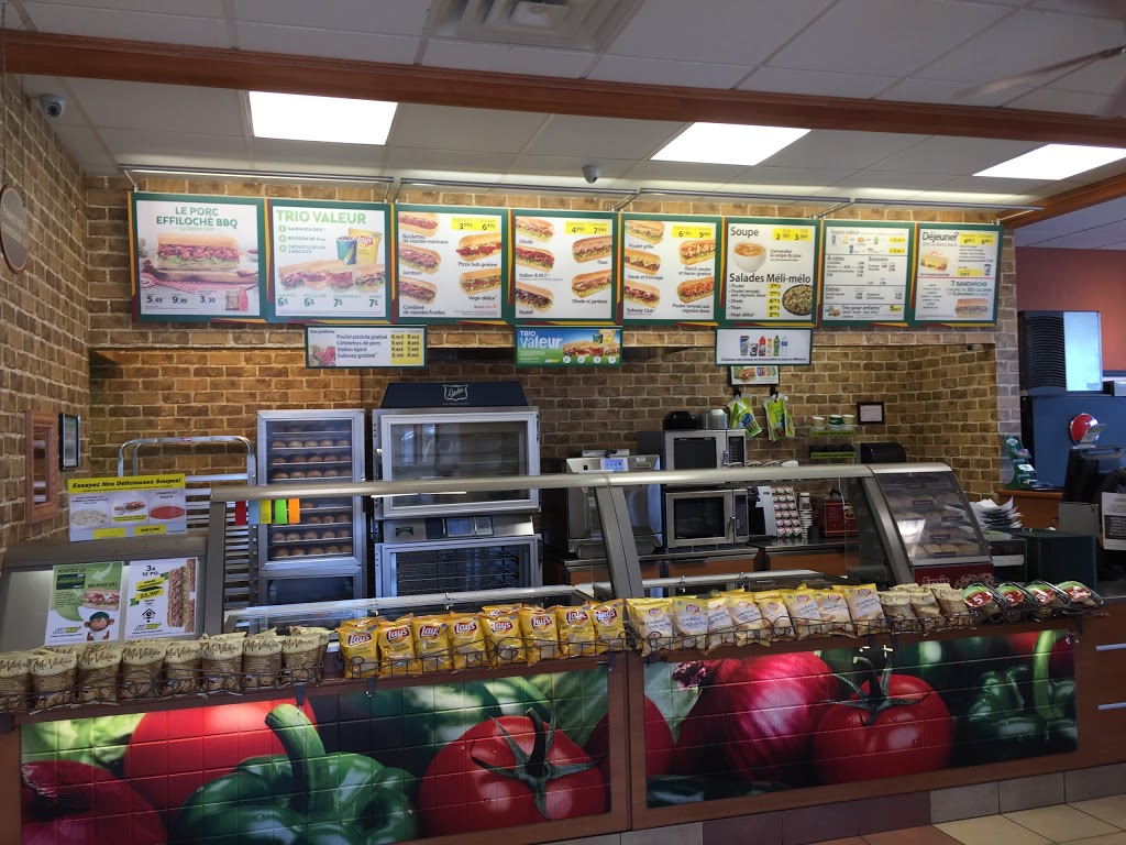 Restaurant SUBWAY | 300 Rue Valmont #102, Repentigny, QC J5Y 3X6, Canada | Phone: (450) 932-4192