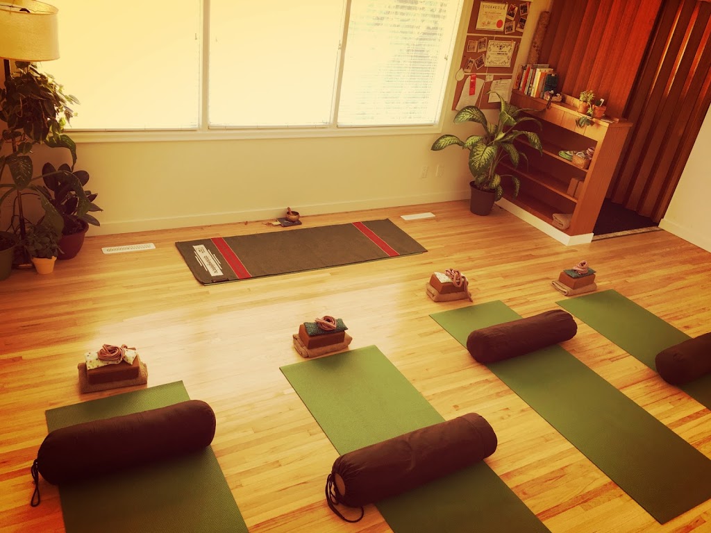 URyoga | 1475 E Heights, Saskatoon, SK S7J 3B2, Canada | Phone: (306) 222-8390