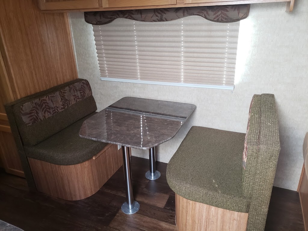 loueruneroulotte.ca -location de roulottes à Québec | 12576 Bd de la Colline, Québec, QC G3E 1H1, Canada | Phone: (418) 843-7707