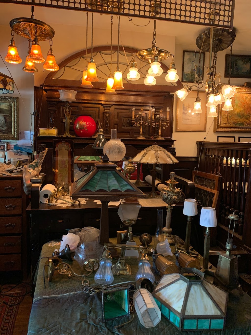 Carl Sloan Antiques Inc | 65 Elmwood Ave, Buffalo, NY 14201, USA | Phone: (716) 884-0211
