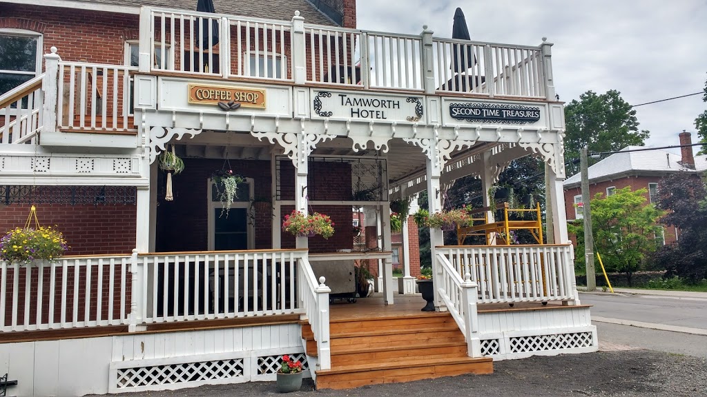 Tamworth Hotel | Ottawa St, Tamworth, ON K0K 3G0, Canada