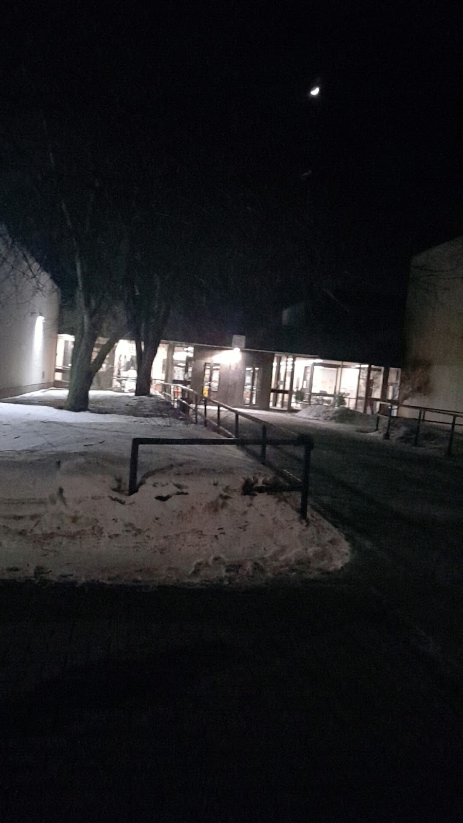 Colonel By Secondary School | 2381 Ogilvie Rd, Gloucester, ON K1J 7N4, Canada | Phone: (613) 745-9411