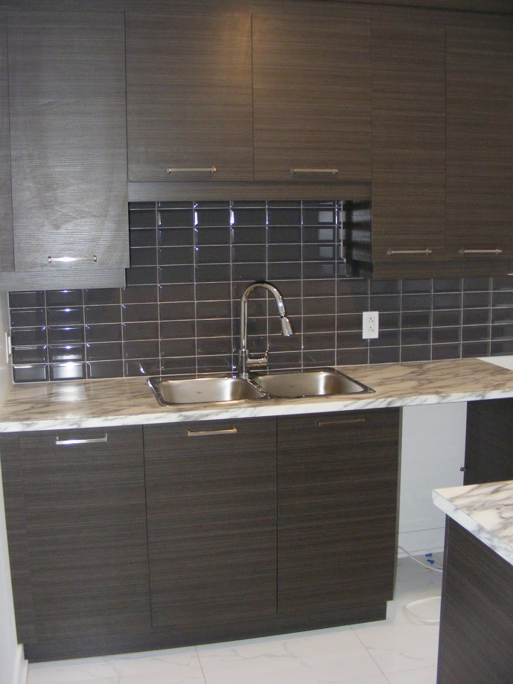 Solution Habitations | 5975 Rue de lENA, Saint-Hubert, QC J3Y 8Y9, Canada | Phone: (514) 927-5780