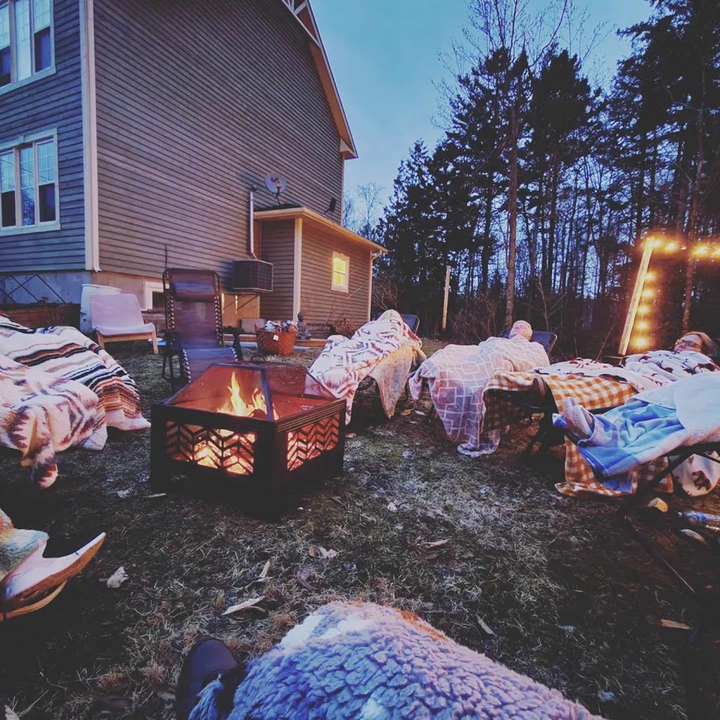Le Petit Havre | 34 du Soleil, Saint-Hippolyte, QC J8A 3R4, Canada | Phone: (450) 675-3226