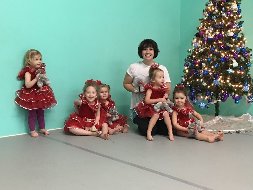 Footprints Dance Centre | 143 Winniett St 2ND FLOOR, Woodstock, ON N4S 5Z8, Canada | Phone: (519) 532-4905