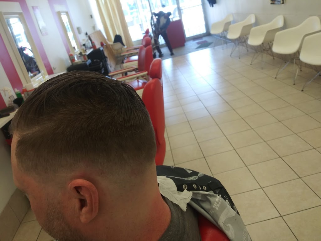 Barber Shop Cinq Sur Cinq | 69 Montréal Rd, Vanier, ON K1L 6E8, Canada | Phone: (613) 746-4004