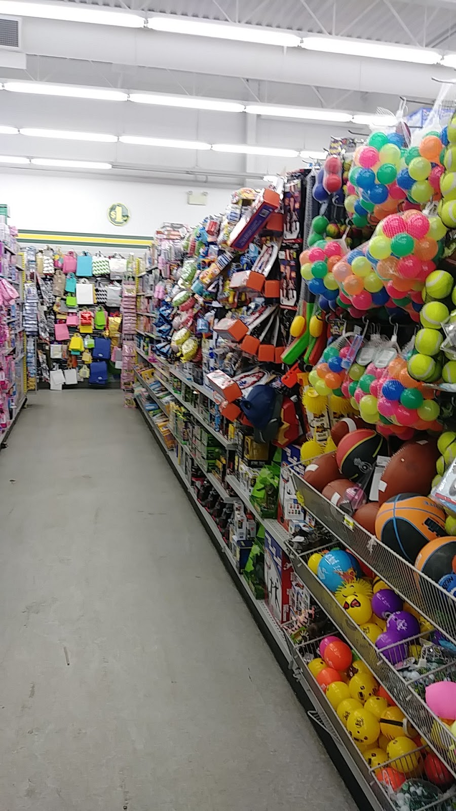 Dollarama | 15811 97 St NW, Namao Centre South, Edmonton, AB T5X 0C7, Canada | Phone: (780) 406-1914