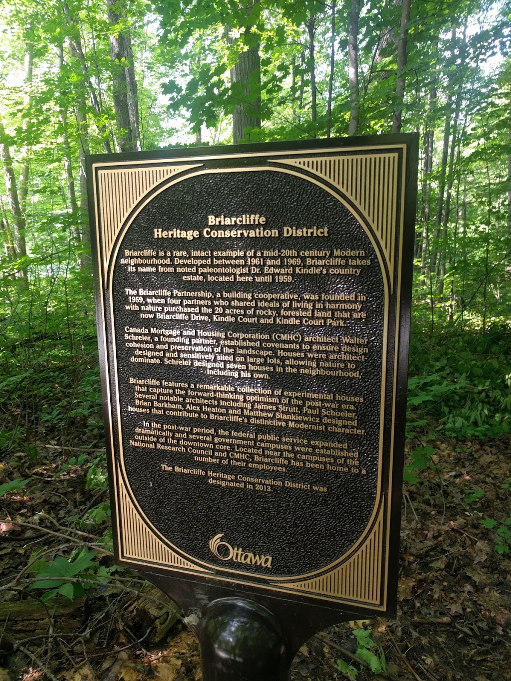 Kindle Court Park | Canadian Army Base - NRC - Rothwell Heights, Ottawa, ON K1J, Canada
