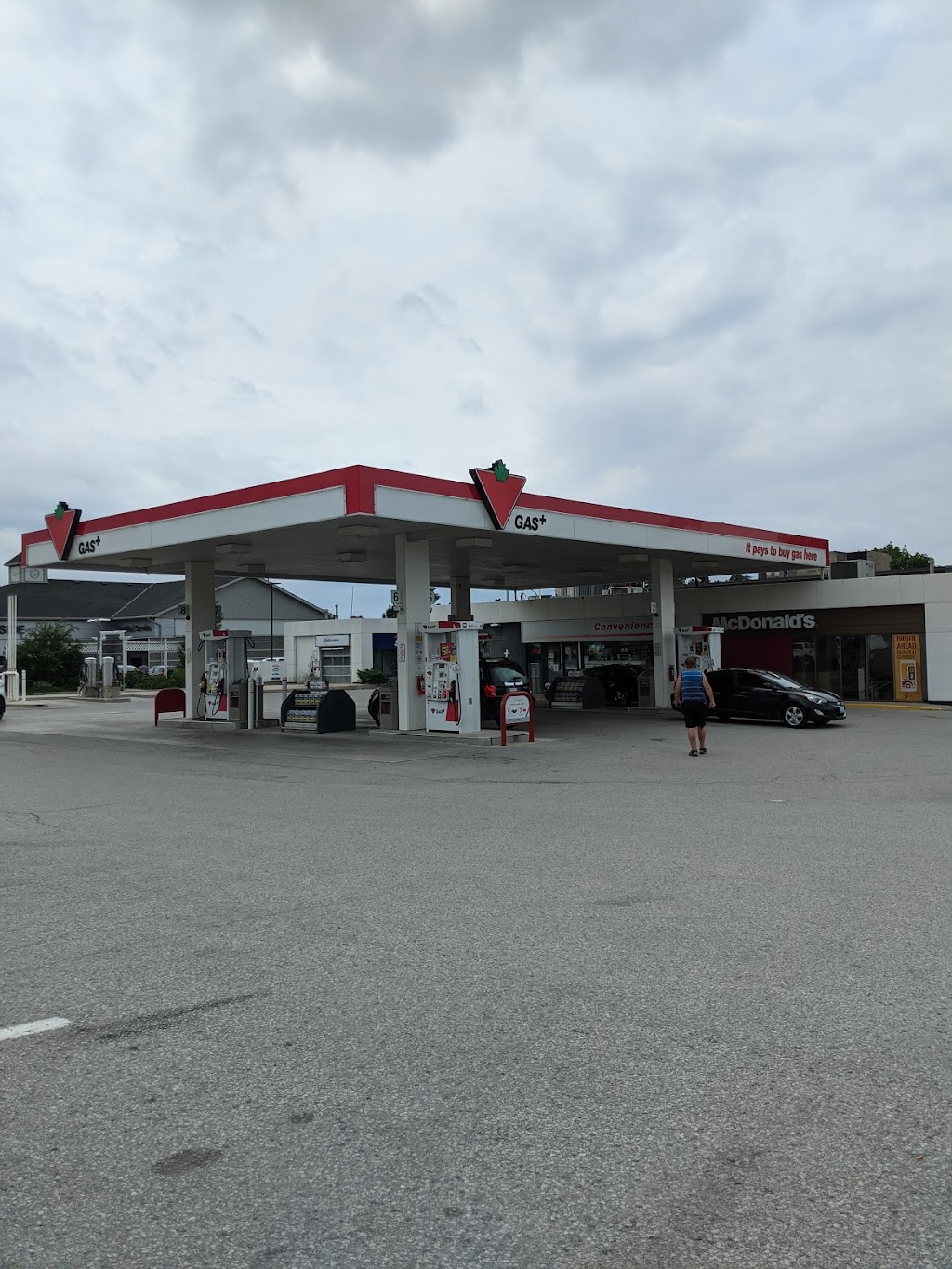 Esso | 364 Queen St, Kincardine, ON N2Z 2R3, Canada | Phone: (519) 396-2217